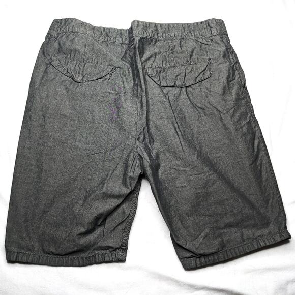 Izod Men's Flat Front Shorts Size 36 Gray Golf Casual Chino Summer - Picture 2 of 4